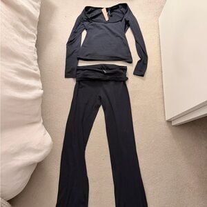 Skims Foldover Yoga Panta & Matching Long Sleeve